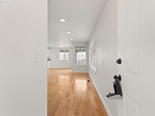 2297 Sw 218TH Dr, Beaverton, OR 97003