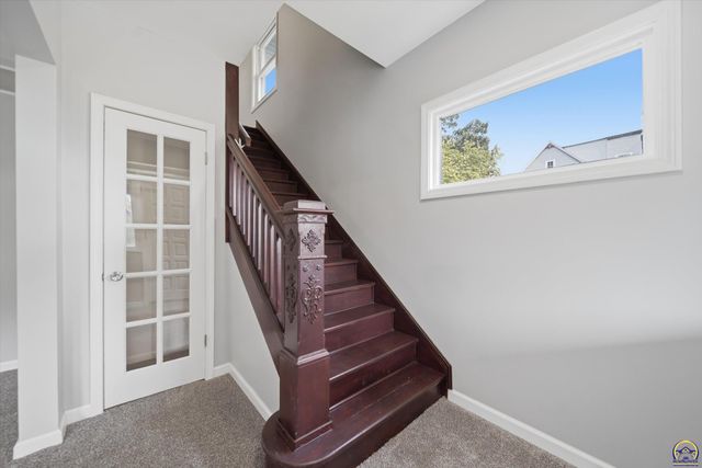 197 NW Hawthorne ST, Topeka, KS 66606