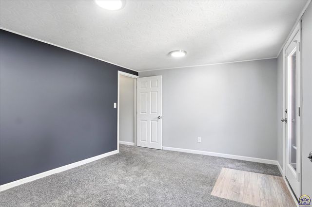 197 NW Hawthorne ST, Topeka, KS 66606