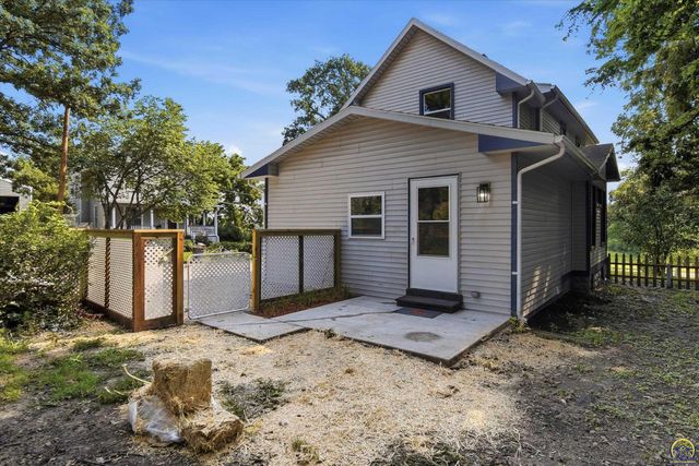 197 NW Hawthorne ST, Topeka, KS 66606