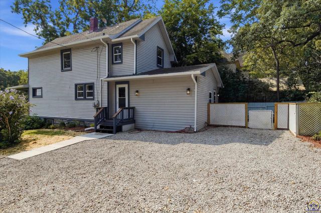 197 NW Hawthorne ST, Topeka, KS 66606