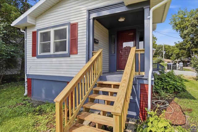 197 NW Hawthorne ST, Topeka, KS 66606