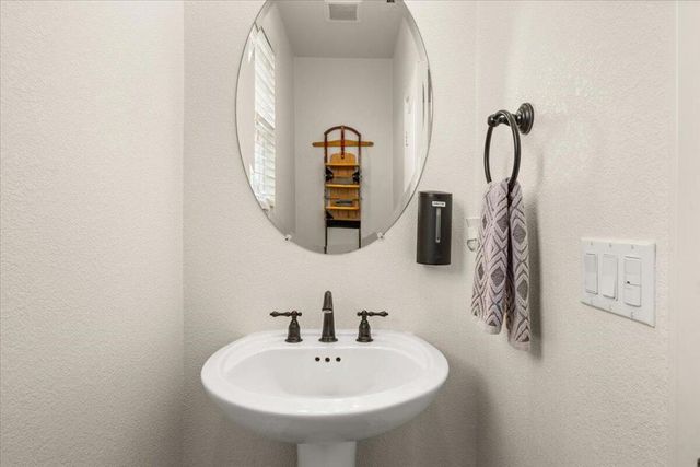 341 Maple Ridge Drive, Big Bear, CA 92314