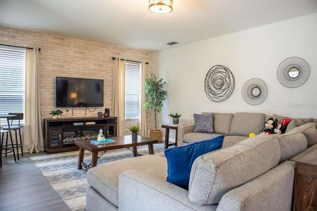 210 LAS FUENTES DRIVE, Kissimmee, FL 34746