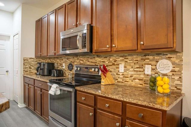 210 LAS FUENTES DRIVE, Kissimmee, FL 34746