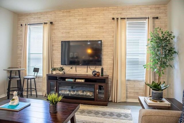 210 LAS FUENTES DRIVE, Kissimmee, FL 34746