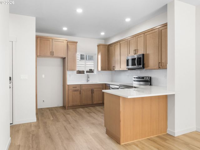 5870 N MISSOURI Ave, Portland, OR 97217