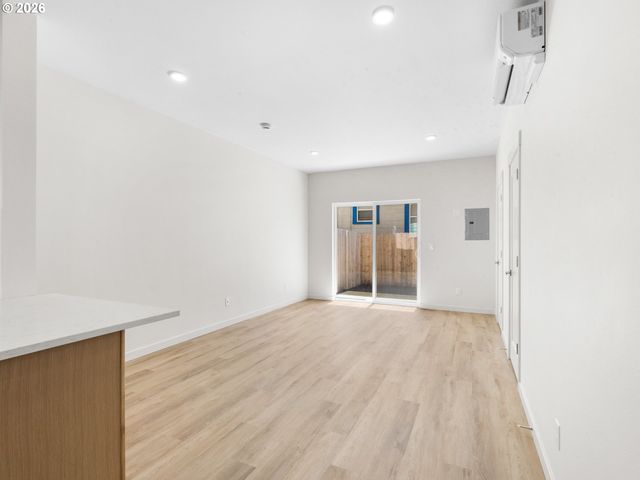 5870 N MISSOURI Ave, Portland, OR 97217