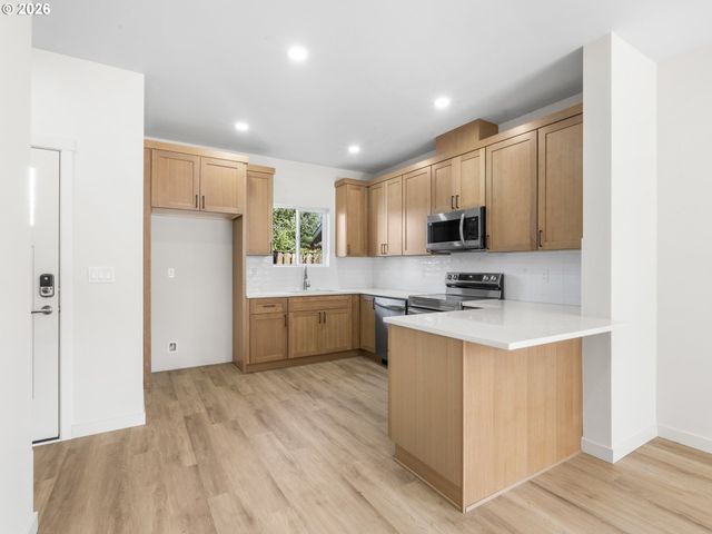 5870 N MISSOURI Ave, Portland, OR 97217