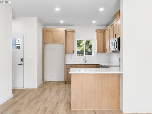 5870 N MISSOURI Ave, Portland, OR 97217