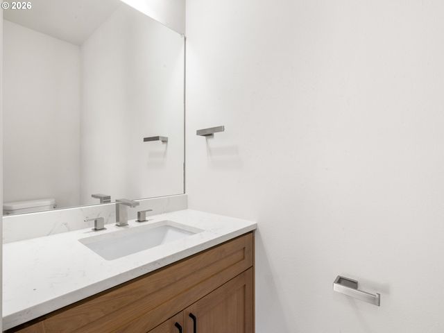 5870 N MISSOURI Ave, Portland, OR 97217