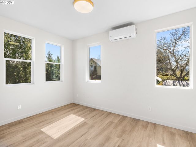 5870 N MISSOURI Ave, Portland, OR 97217