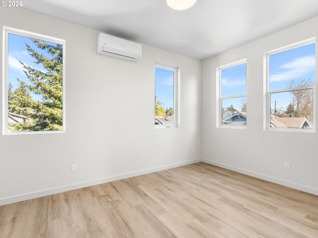 5870 N MISSOURI Ave, Portland, OR 97217