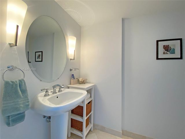 1200 Holiday Dr 308, Fort Lauderdale, FL 33316