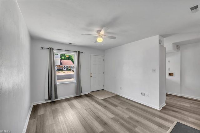 5564 Lynbrook LNDG, Virginia Beach, VA 23462
