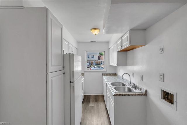 5564 Lynbrook LNDG, Virginia Beach, VA 23462