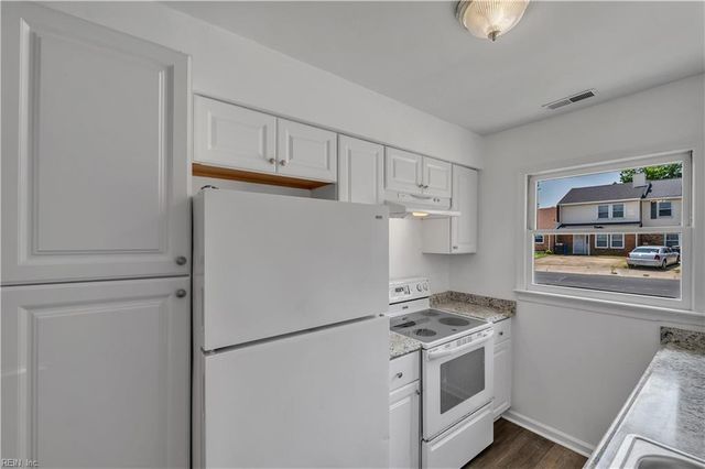 5564 Lynbrook LNDG, Virginia Beach, VA 23462