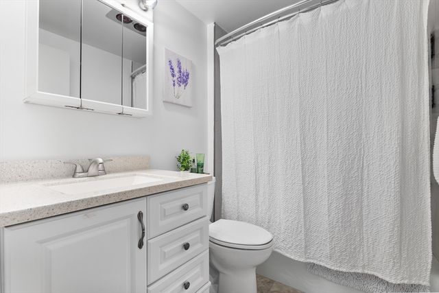 80 N Warren St 2D, Woburn, MA 01801