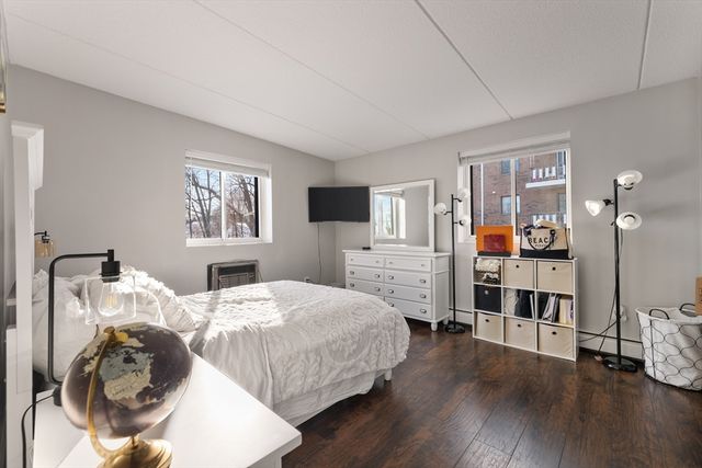 80 N Warren St 2D, Woburn, MA 01801