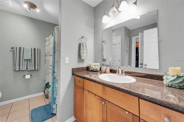 237 SEAHORSE DRIVE SE H, St Petersburg, FL 33705