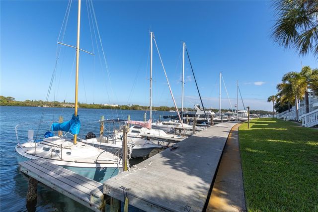 237 SEAHORSE DRIVE SE H, St Petersburg, FL 33705