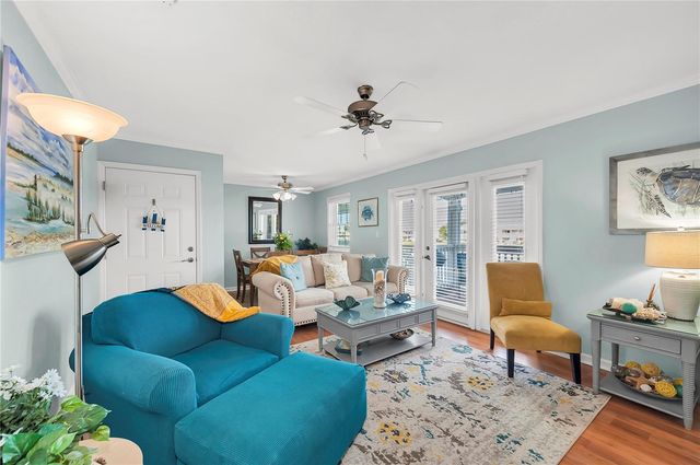 237 SEAHORSE DRIVE SE H, St Petersburg, FL 33705