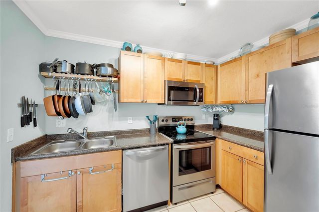 237 SEAHORSE DRIVE SE H, St Petersburg, FL 33705