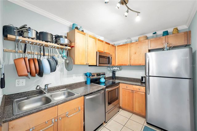 237 SEAHORSE DRIVE SE H, St Petersburg, FL 33705