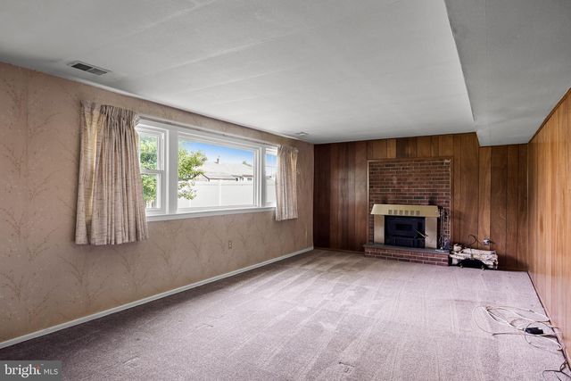 16 EDDY LN, Cherry Hill, NJ 08002