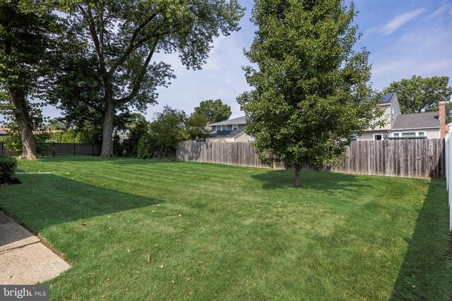 16 EDDY LN, Cherry Hill, NJ 08002