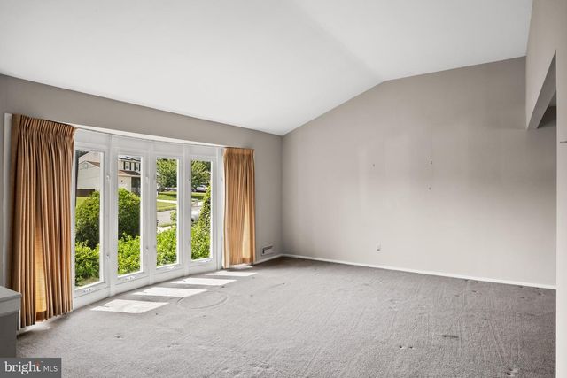 16 EDDY LN, Cherry Hill, NJ 08002