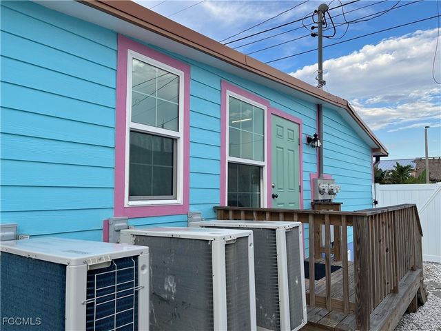 4874 Pine Island RD NW A, Matlacha, FL 33993