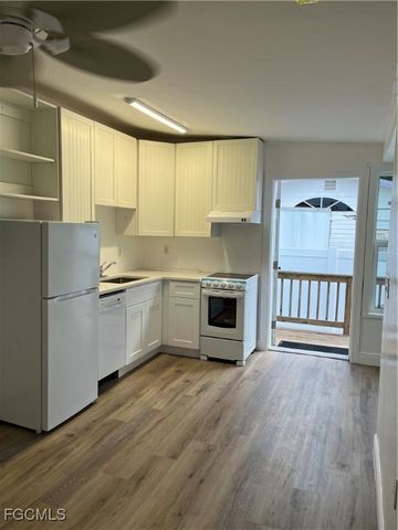 4874 Pine Island RD NW A, Matlacha, FL 33993