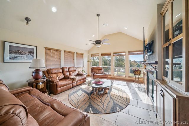 32060 Lavender Lane, Afton, OK 74331