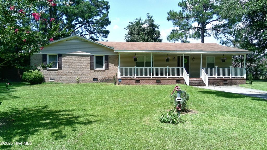 2634 Forrest Drive, Kinston, NC 28504