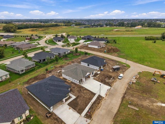4111 Carnation Drive, Lincoln, NE 68516