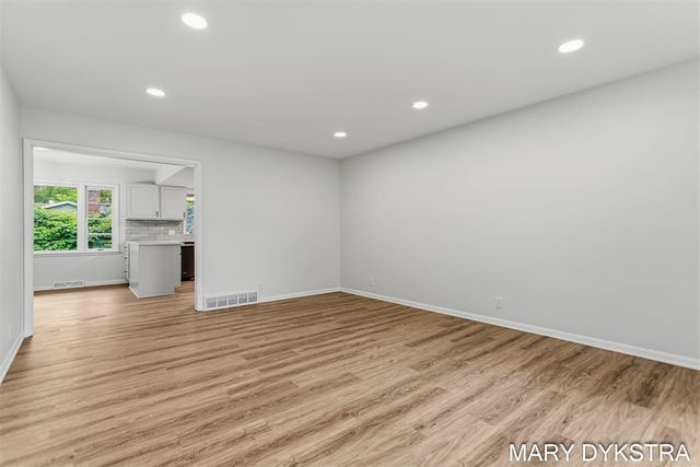 409 W Lakewood Boulevard, Holland, MI 49424