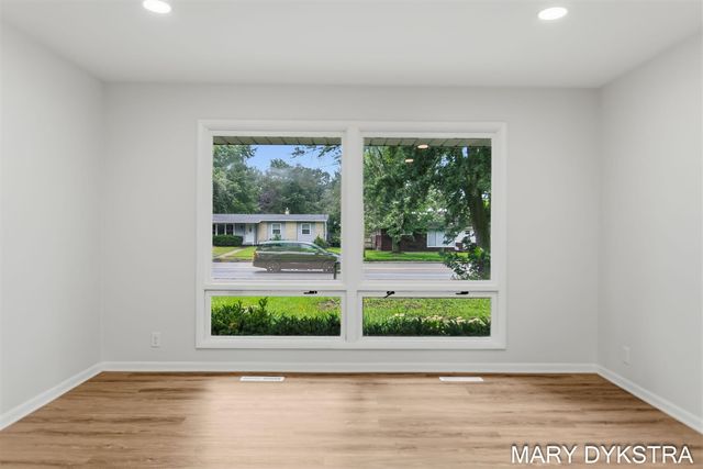 409 W Lakewood Boulevard, Holland, MI 49424