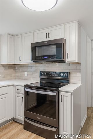 409 W Lakewood Boulevard, Holland, MI 49424