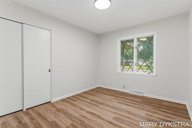409 W Lakewood Boulevard, Holland, MI 49424
