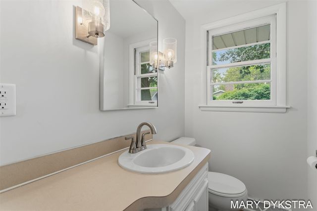 409 W Lakewood Boulevard, Holland, MI 49424