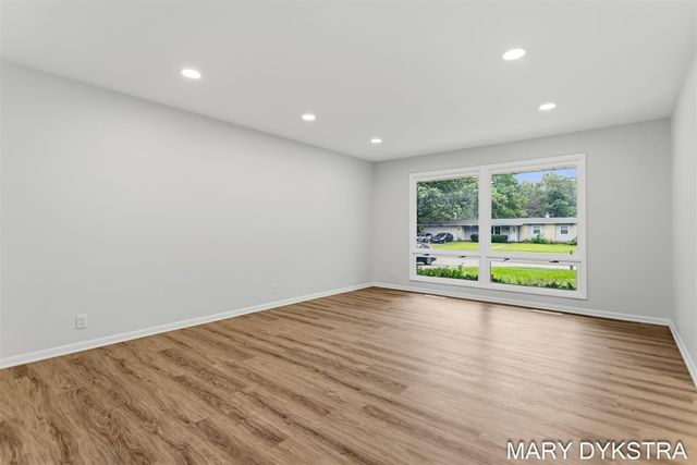 409 W Lakewood Boulevard, Holland, MI 49424