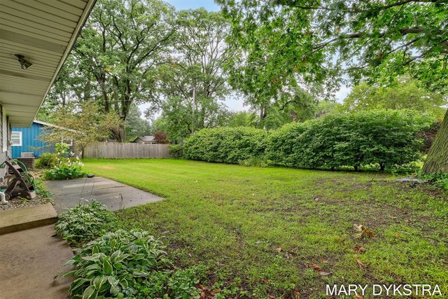 409 W Lakewood Boulevard, Holland, MI 49424