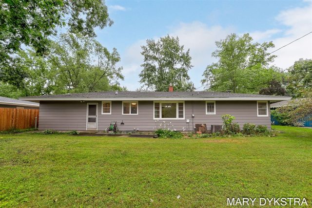409 W Lakewood Boulevard, Holland, MI 49424