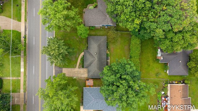 409 W Lakewood Boulevard, Holland, MI 49424