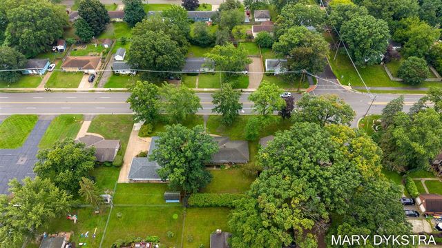 409 W Lakewood Boulevard, Holland, MI 49424