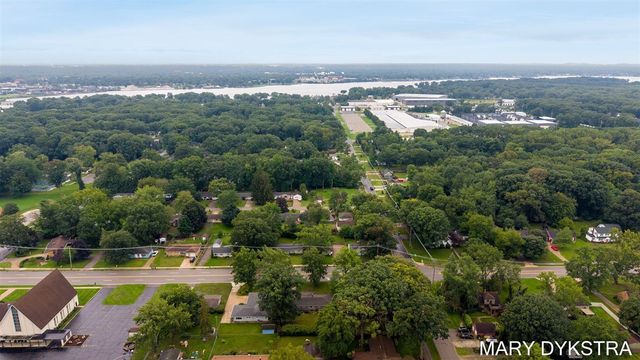 409 W Lakewood Boulevard, Holland, MI 49424