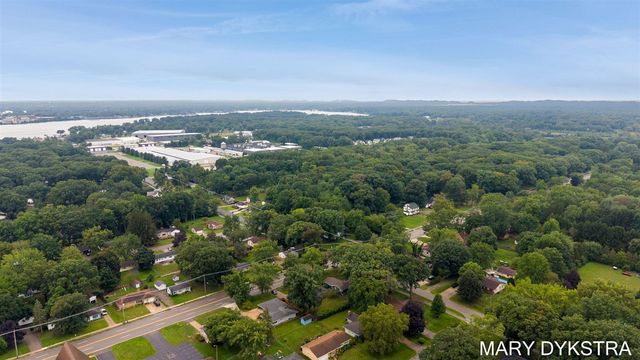 409 W Lakewood Boulevard, Holland, MI 49424