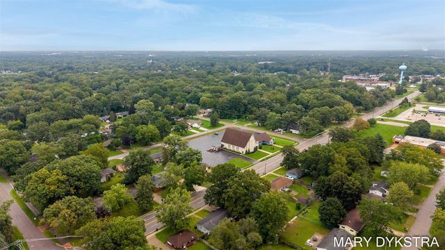 409 W Lakewood Boulevard, Holland, MI 49424