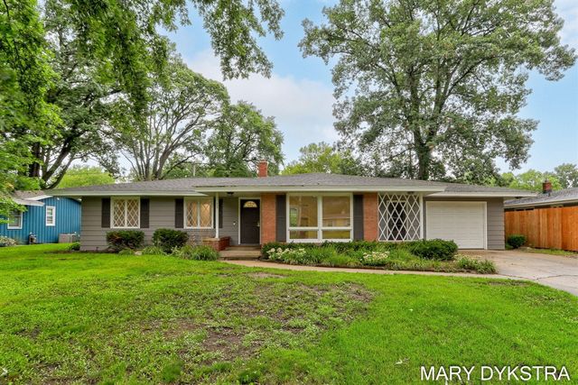 409 W Lakewood Boulevard, Holland, MI 49424